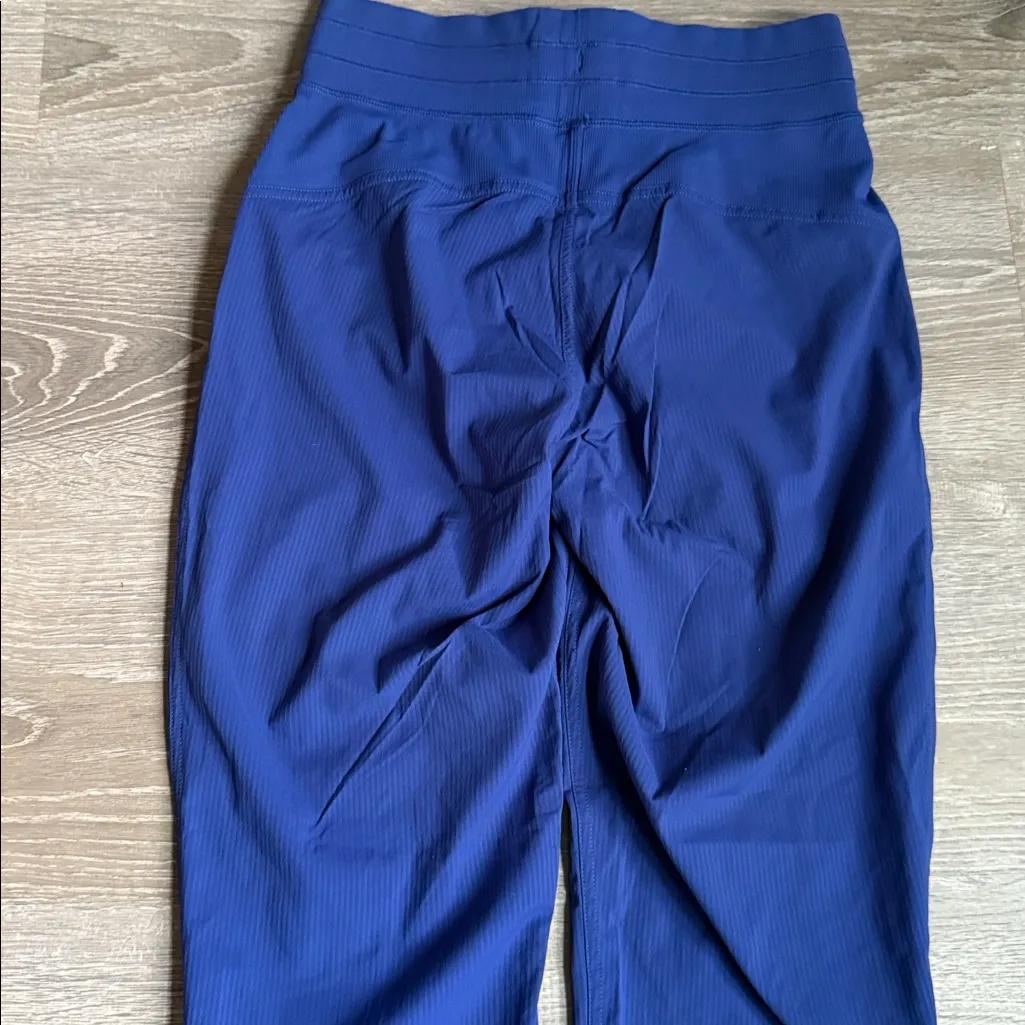 Lululemon Dance Studio Mid-Rise Jogger *Full Length
Psychic 4 - Image 10