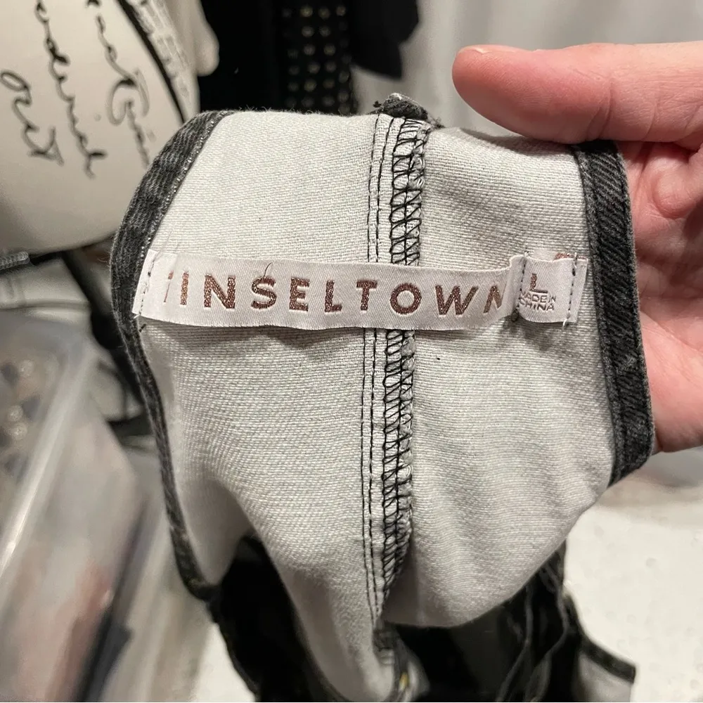 Cute dark denim buttercup floral overall shortys pockets Tinseltown - Image 10