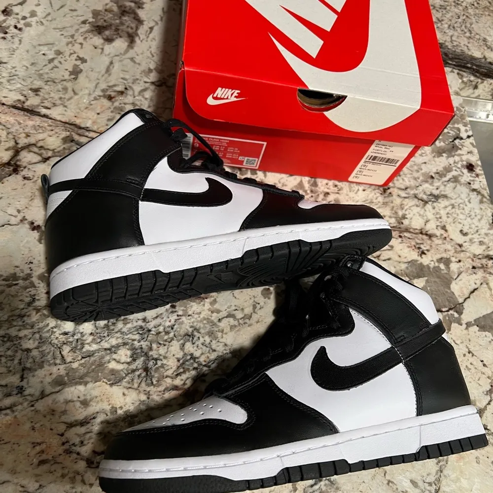 Women’s 9 Men’s 7.5 Nike Dunk Hi Top Retro Black White Sneaker Panda DD1869 103 - Image 5