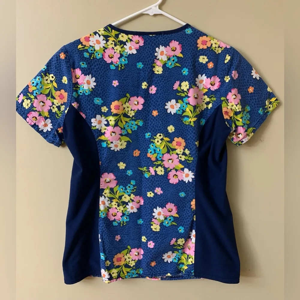 & Dickies Scrub Set Top and Pants Floral blue & White XS - Image 3