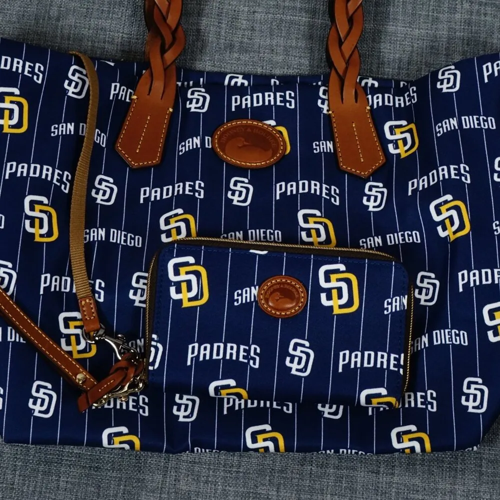 Dooney & Bourke MLB Padres Addison & Stadium Wristlet EUC - Image 4