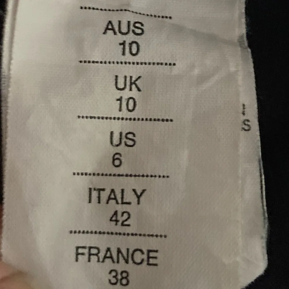 N/Nicholas navy blue double slit front below the knee ponte pencil skirt. Size 6 - Image 6