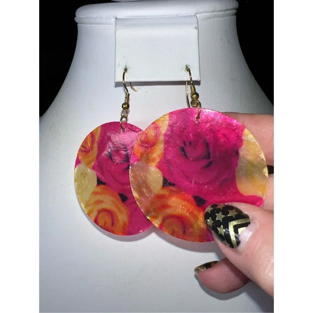 Vintage Hand Painted‎ Mother of Pearl Earrings Pink - Image 5