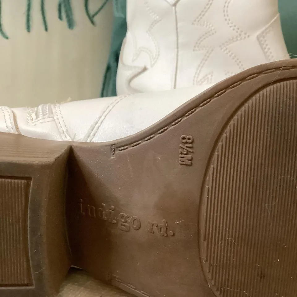 Indigo Rd White Booties With Western Vibe Size 8.5 - Image 5