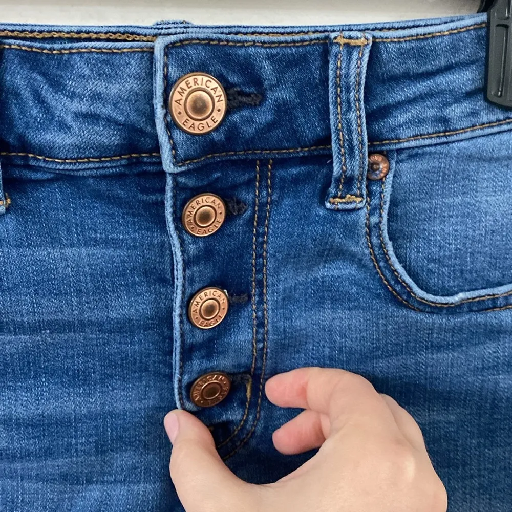 American Eagle super stretch distressed hi-rise denim shortie button fly size 0 - Image 6