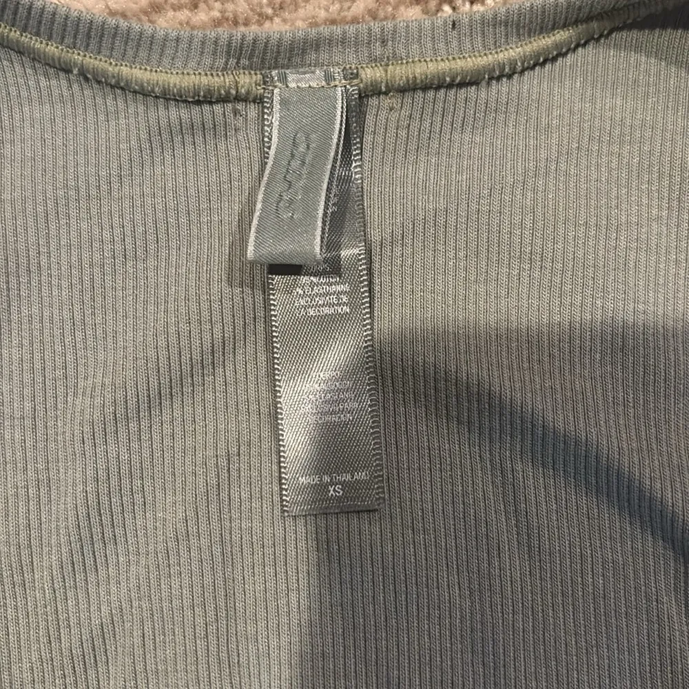 SKIMS Gray Tank Top - Image 3