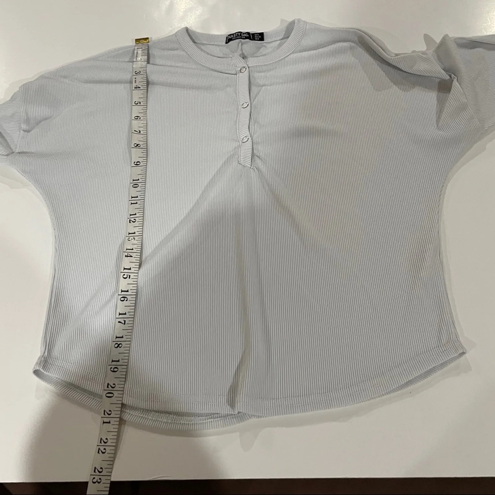 Nasty Gal Light Gray Blue Long Sleeve Snap Blouse Size‎ 0 - Image 8