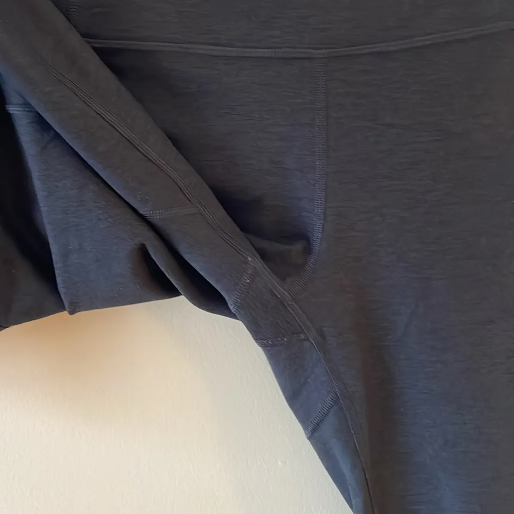 OUTDOOR VOICES Warmup 3/4 Length Leggings in Charcoal Gray Size M - Image 9