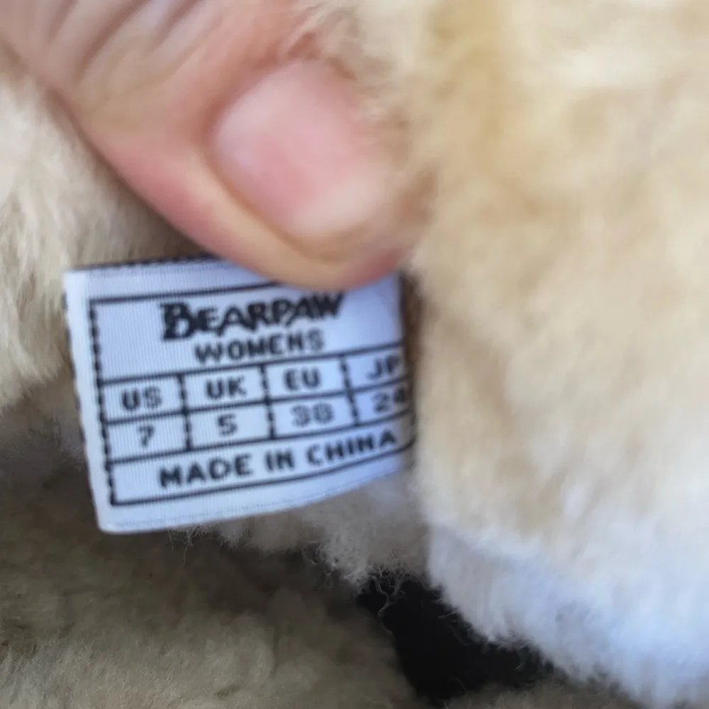 Bearpaw Jade Brown Suede Upper Sheepskin Wool Lined Toggle closure Winter Boots - Image 10