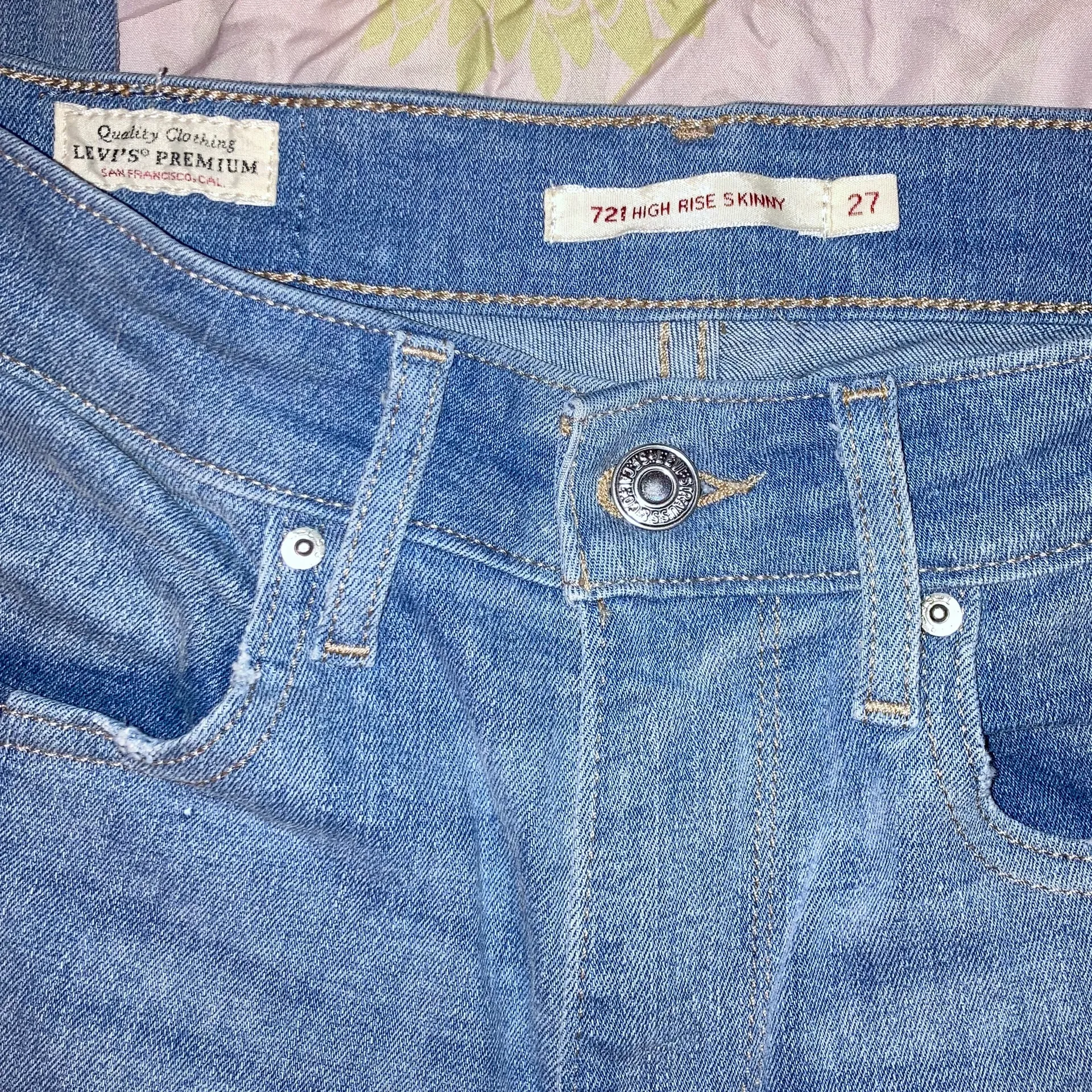 Levis Premium 721 High Rise Vintage Skinny Ankle Fray Mom/ Boyfriend Patch Jeans Women Size 27 - Image 6