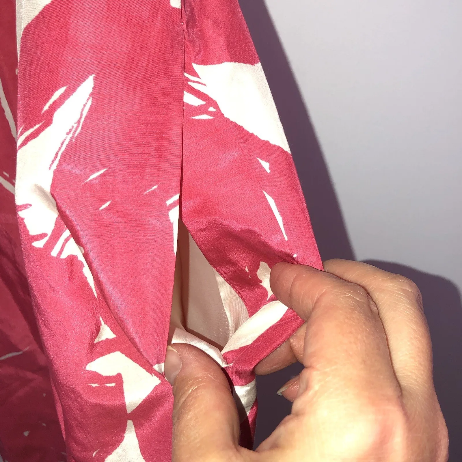 Banana Republic pink/cream classic elegant silk floral sheath dress Size 2 - Image 4