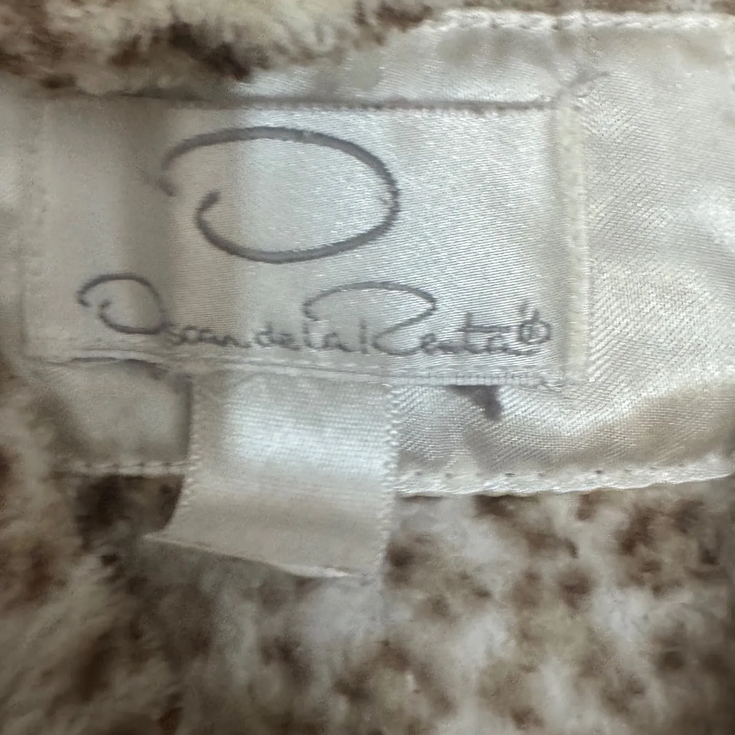 Oscar de la Renta Women's Leopard Print Plush Robe Belted Shawl Collar Cozy - Image 4