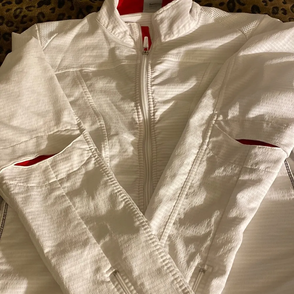 Nike Sphere Dry size medium white zip up jacket - Image 13