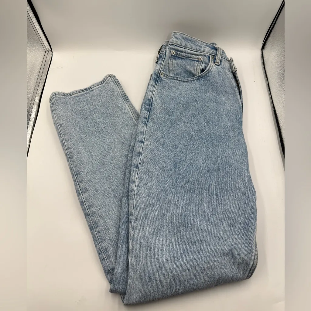 Abercrombie and Fitch Curve Love Ultra High Rise 90s Straight Crossover Jean - Image 4