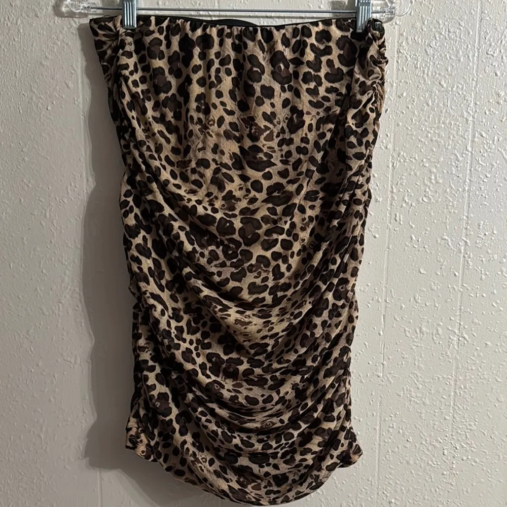 Zenobia Ruched Strapless Top - Image 7