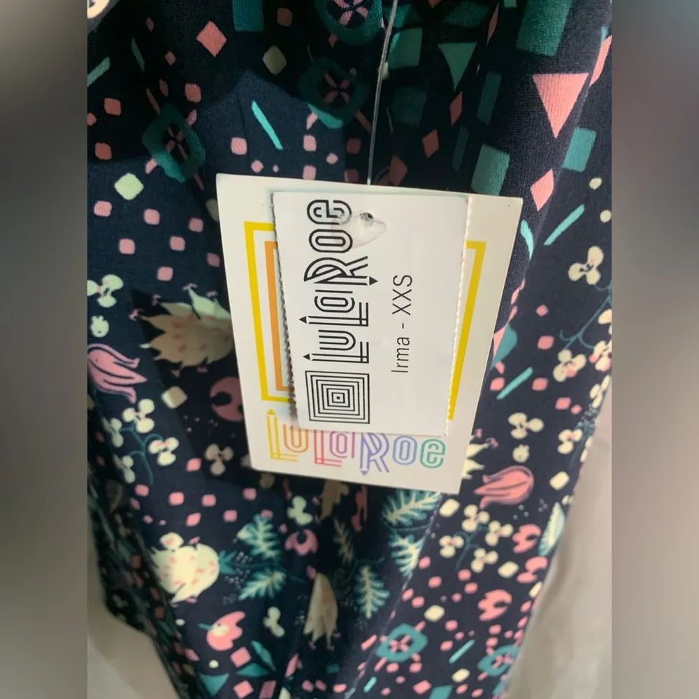 Lularoe Irma Blue Geometric Print Top - Image 9