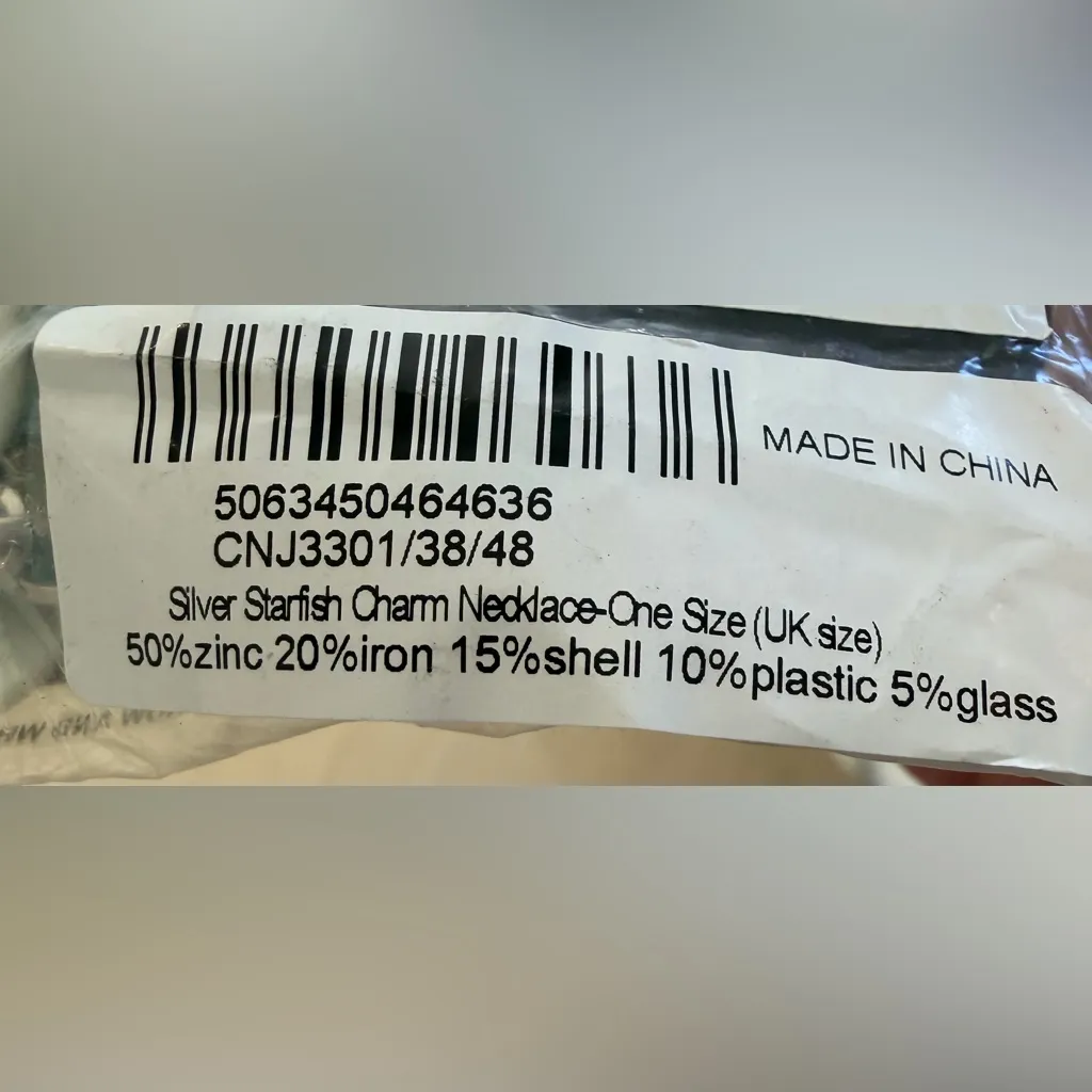 NWT Pretty Little Thing Starfish and Shell Blue and White Silver Charm Necklace - Image 5