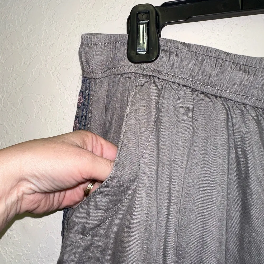 Knox Rose  Gray Side Embroidered Joggers - Image 3