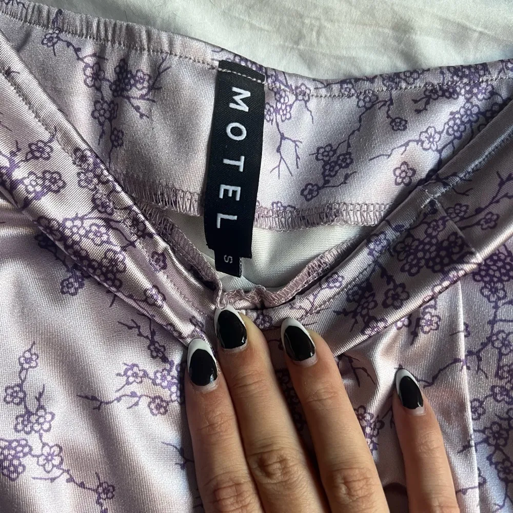 motel purple satin skirt - Image 4