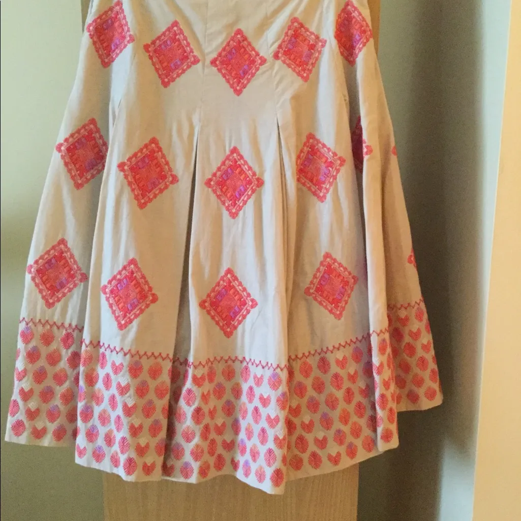 BCBG Maxazria cotagecore bohemian embroidered beige and red maxi pleated skirt 2 - Image 3