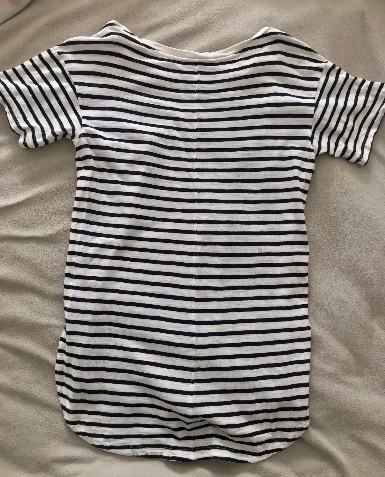 Banana Republic Tee - Image 4