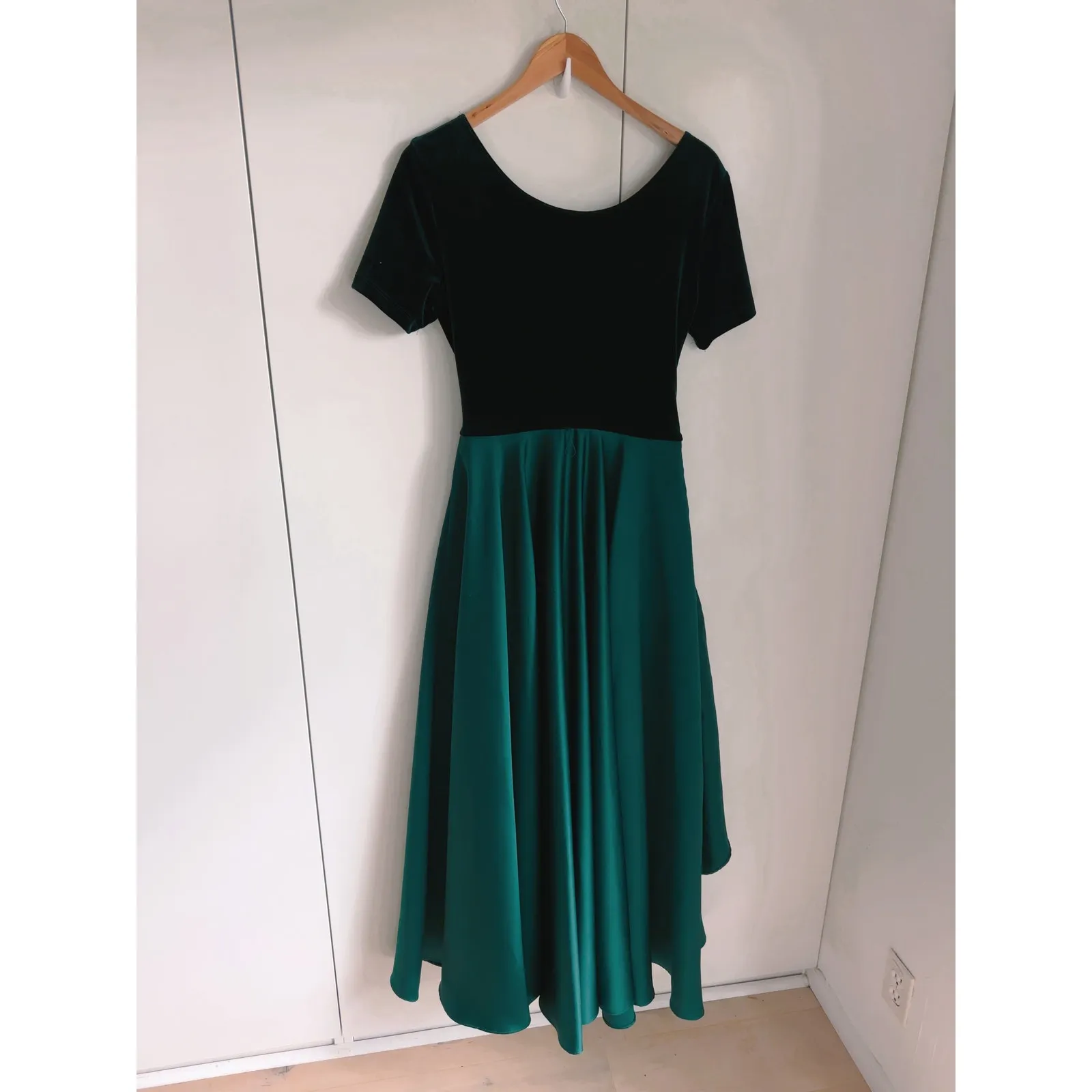 Vintage 90s Emerald Green Formal Gown Size 10 Princess Ball gown Holidays - Image 2