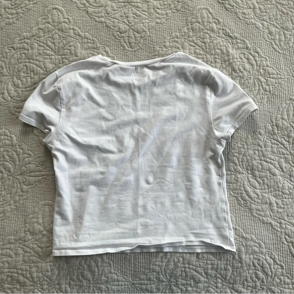 Abercrombie and fitch white baby tee size medium - Image 3