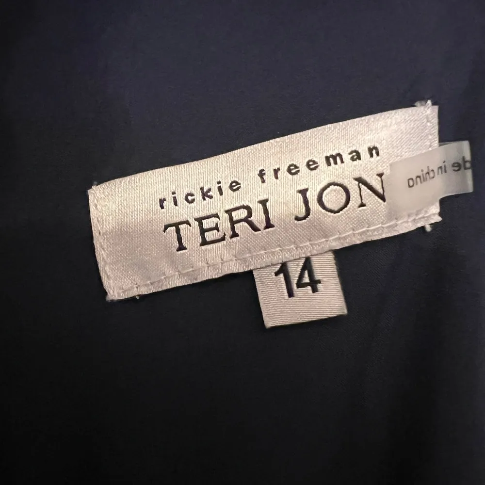 RICKIE FREEMAN FOR TERI JON One - Image 7