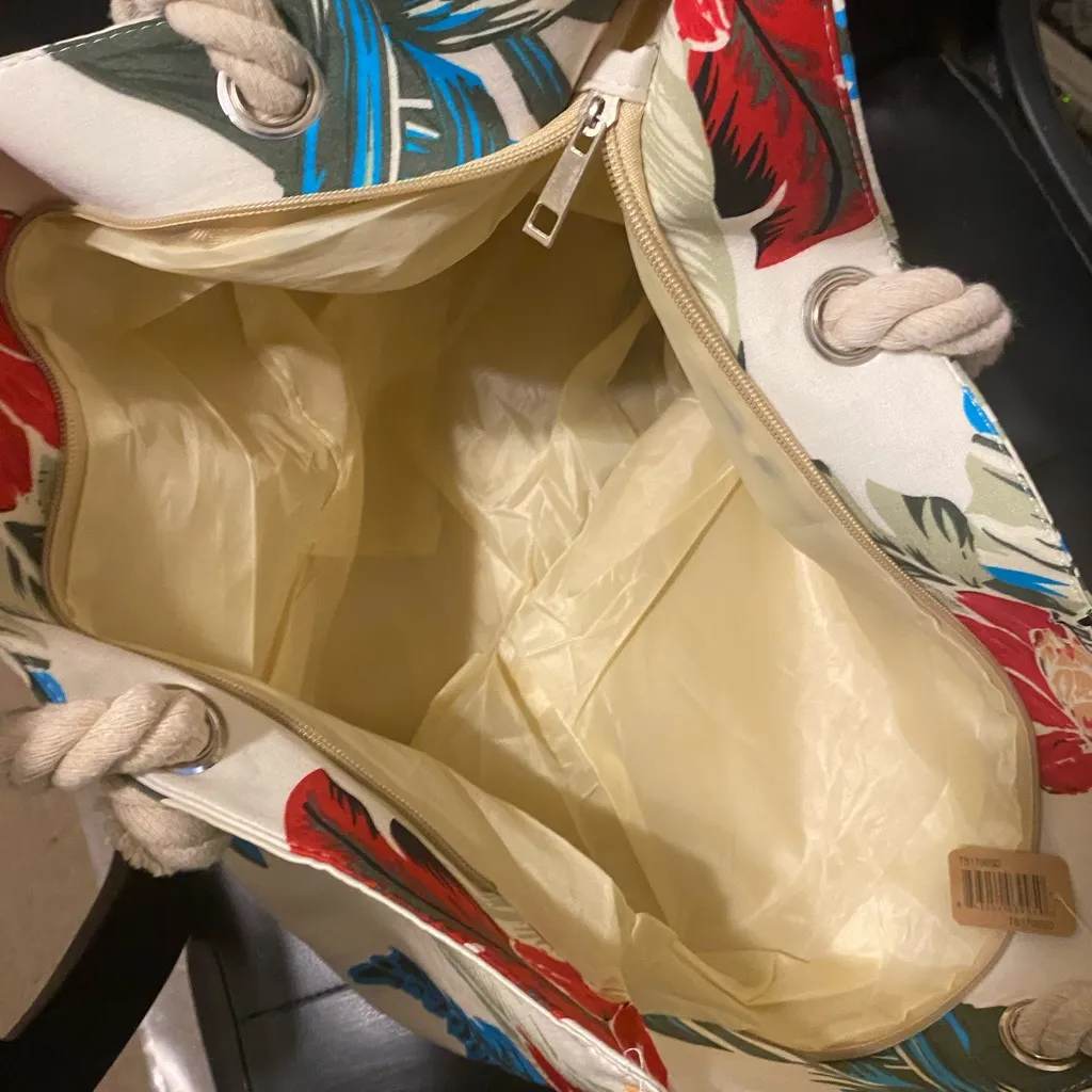 New NWT Marbella & Ashford Zip Top Canvas Rope Tote White Floral Beach‎ Bag - Image 4
