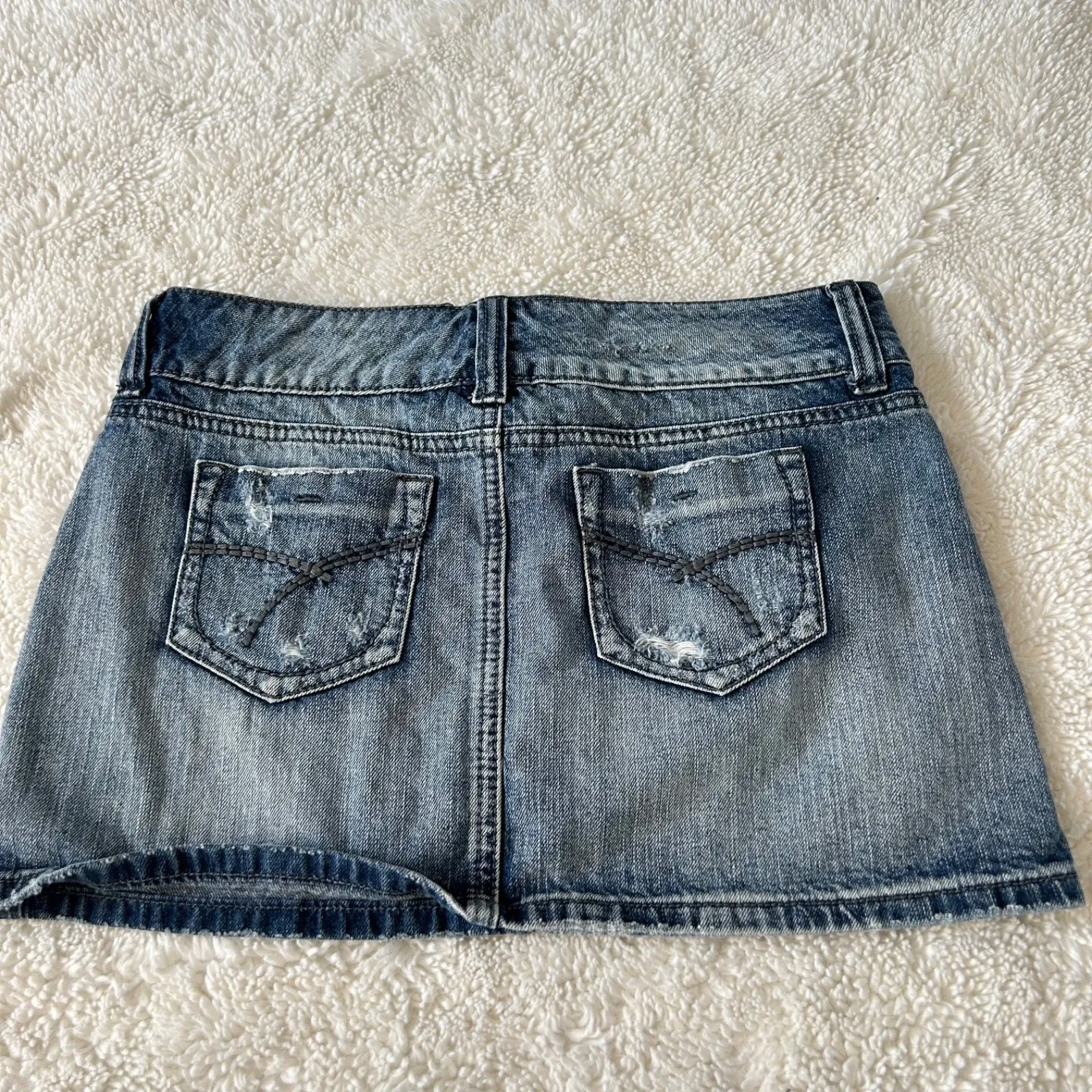 So Wear It Declare It Low Rise Blue Denim Mini Skirt Sz7 Embroidered Retro 2000s Size 8 - Image 2