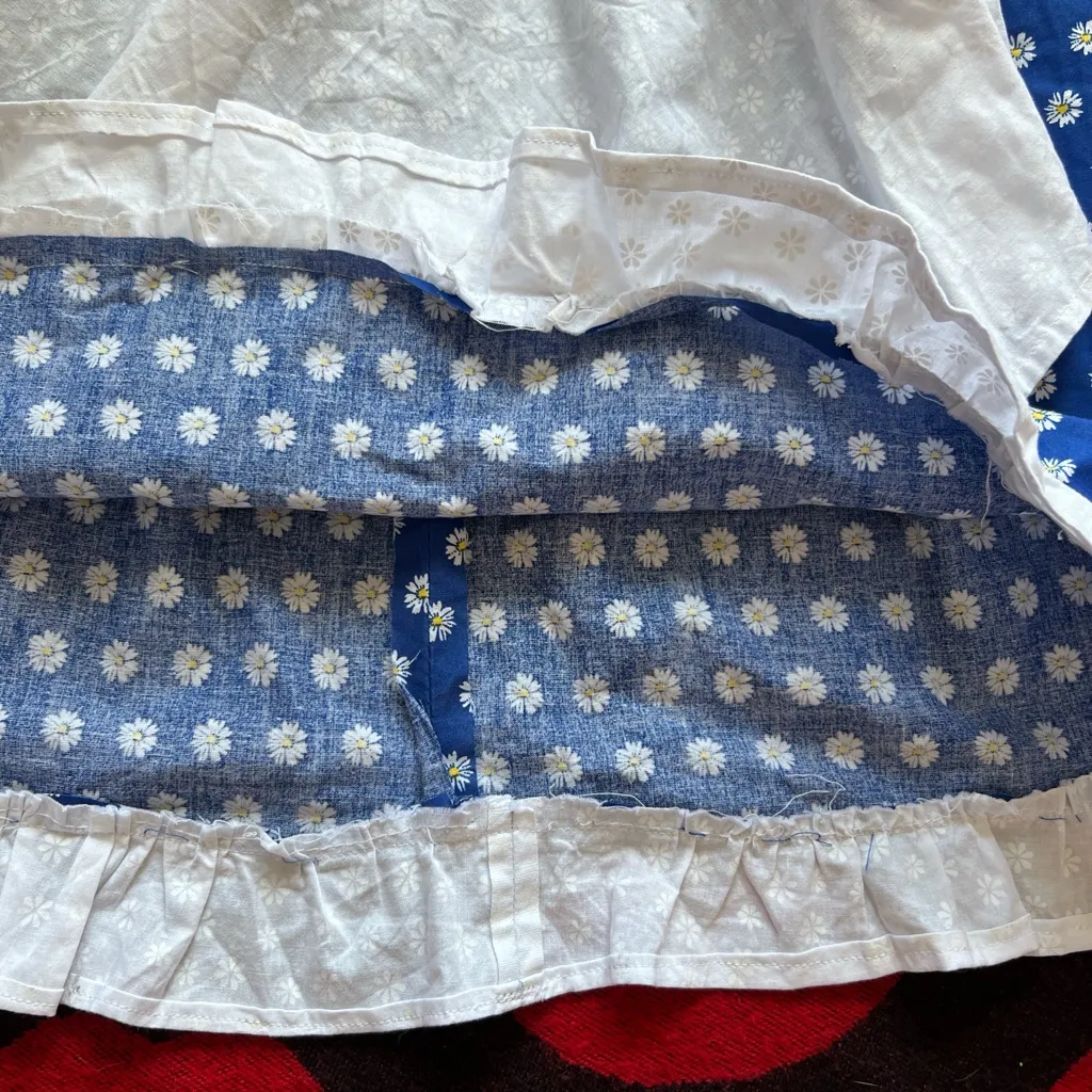 Handmade 60s 70s style apron milkmaid blue white daisy dress S - Image 4