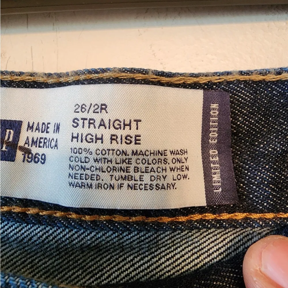 Gap limited edition dark wash high rise straight jeans size 2 regular - Image 4