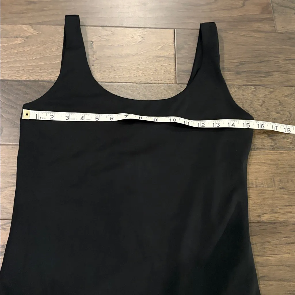 NWT Express Body contour High Compression Bodysuit Sz M - Image 9