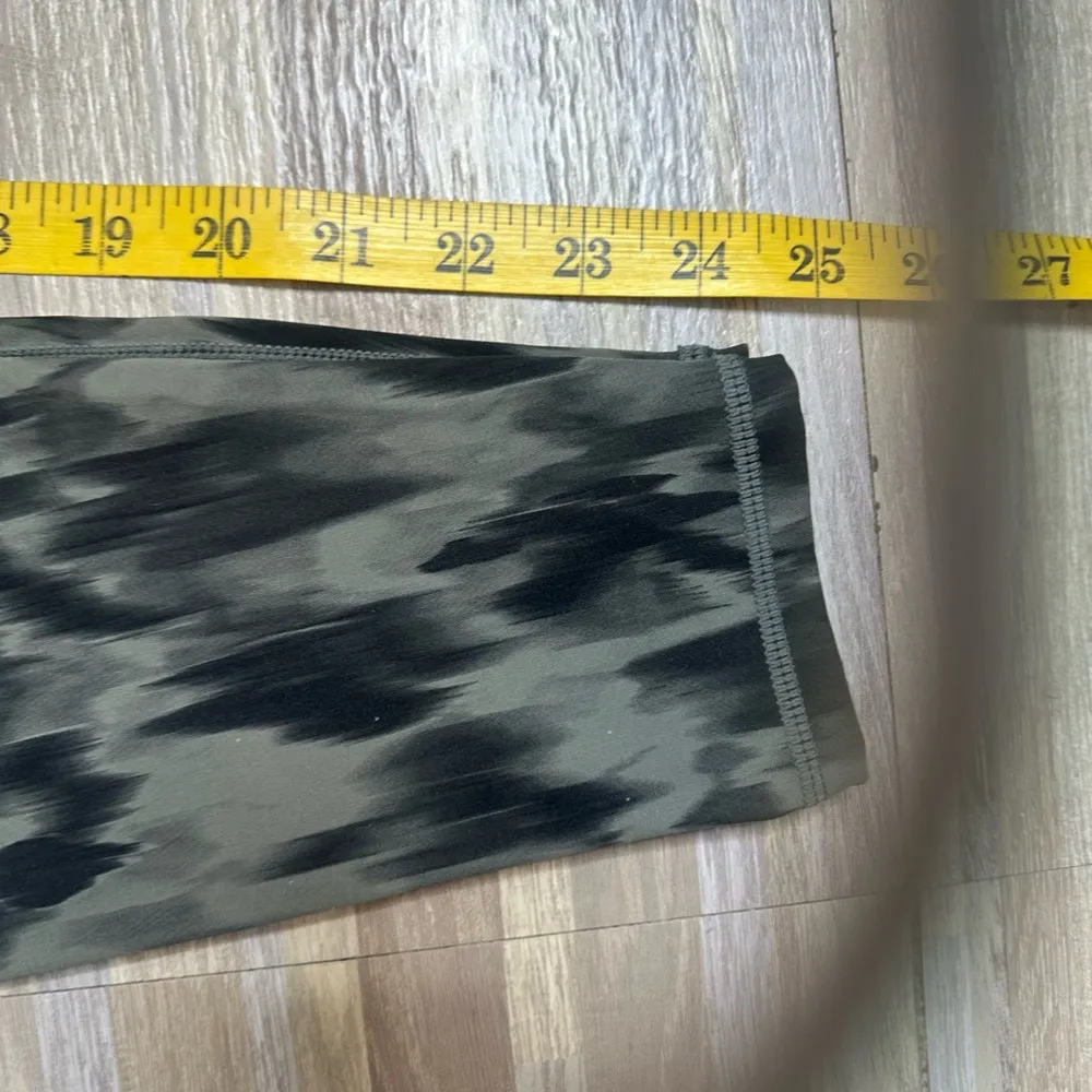 Varley Luna High Ruse Leggings in Watercolor Aztec Animal Print, Size XS - Image 10