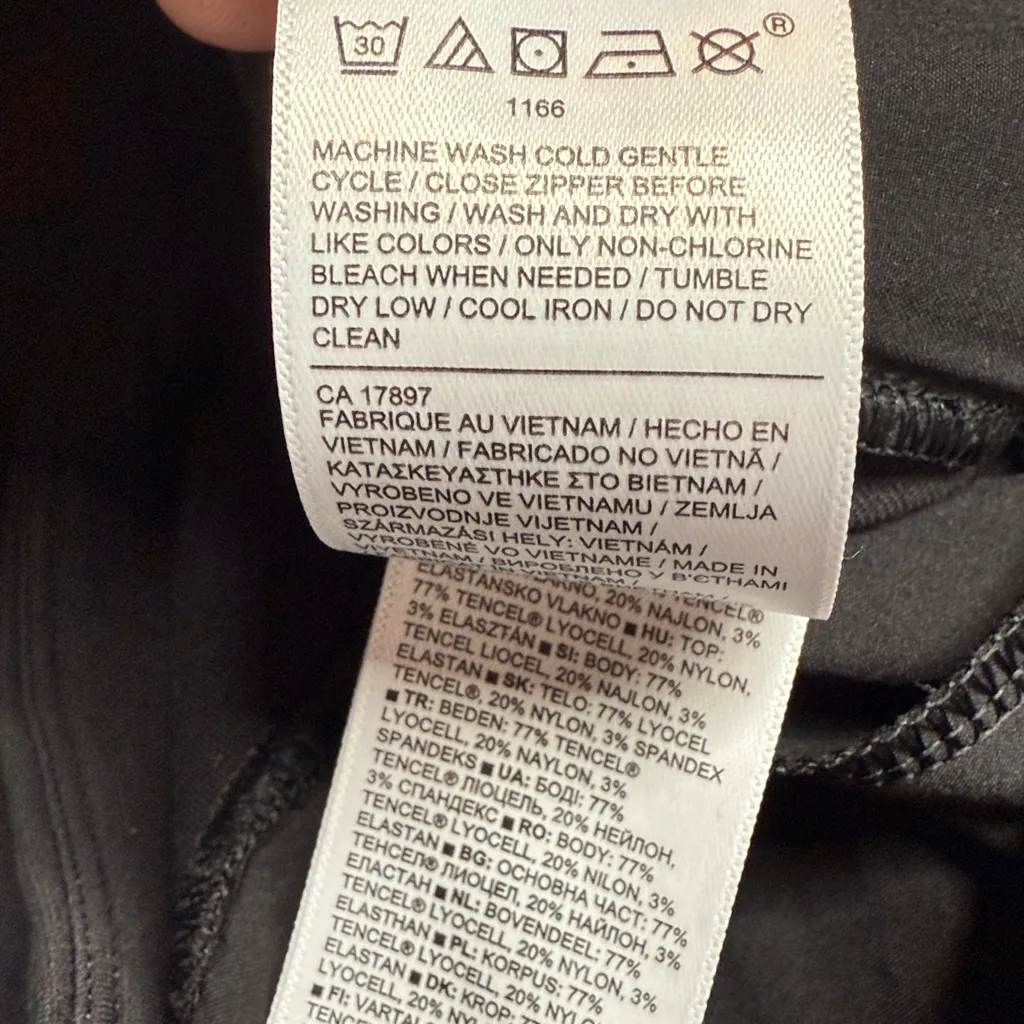 Athleta Eastbound Straight Pant in Black W1932 Sz 4 - Image 11