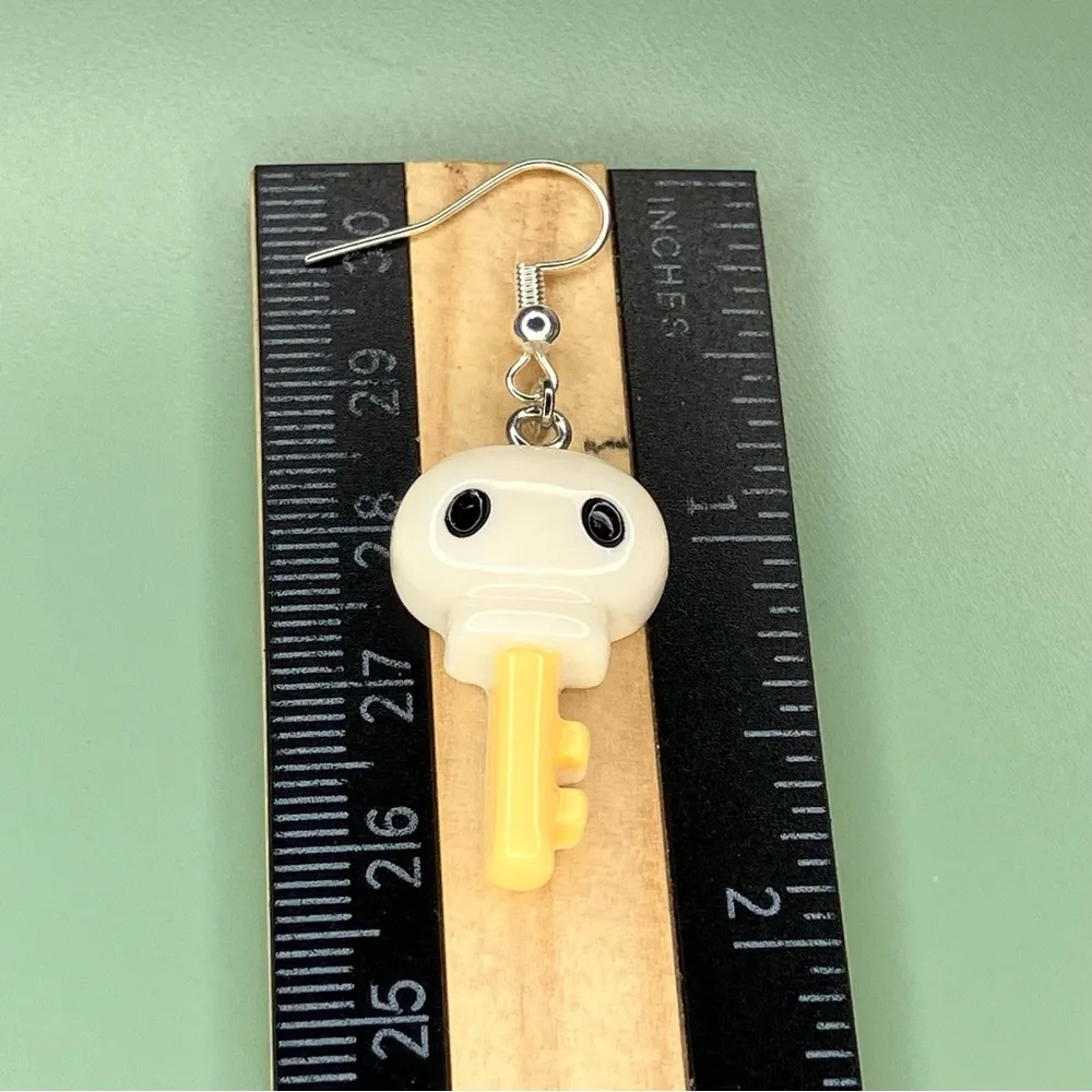 Mismatch Black and White Skull Key Handmade Earrings - Image 4