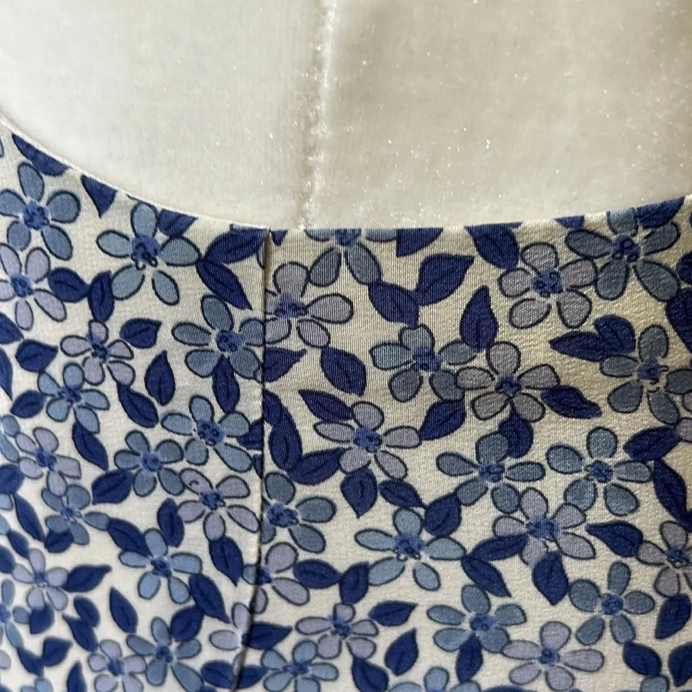 Talbots Blue/White Silk Floral Print Sleeveless Shift Dress sz 2p - Image 6