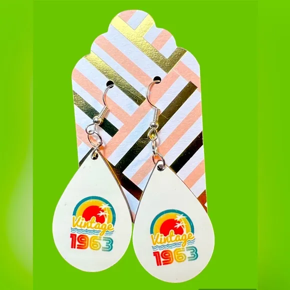 Vintage 1963 Teardrop Dangle Pierced Earrings New - Image 2