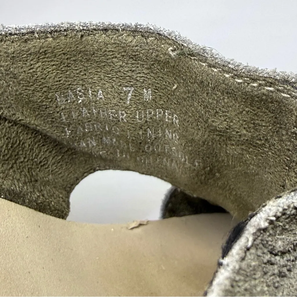 Yellow Box Gray Floral Leather Wedge Sandals - Image 5