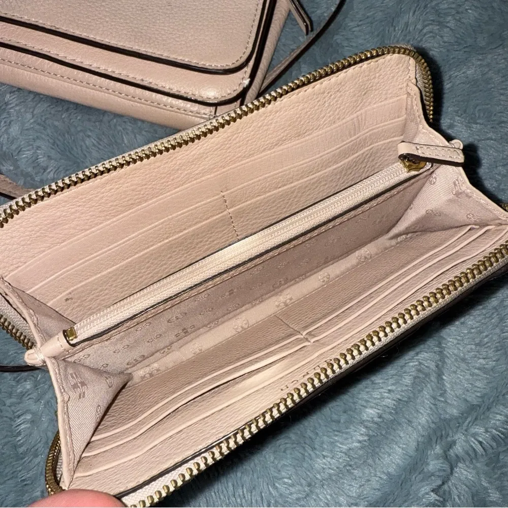 Tory Burch Pebbled Crossbody Bag & Matching Wallet - Image 4