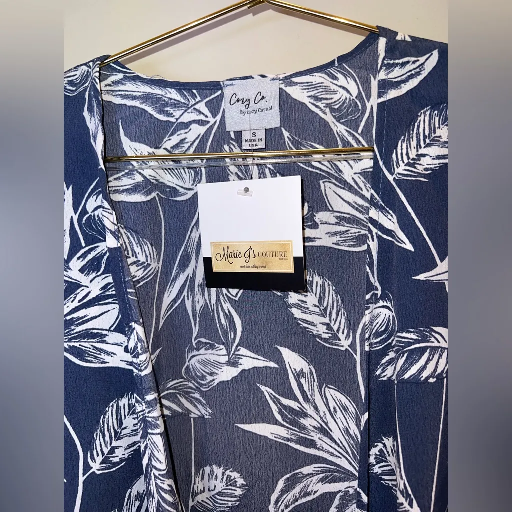 Cozy Co Floral Kimono Tie Front Top Navy White Leaf Print NWT Small Blue - Image 7