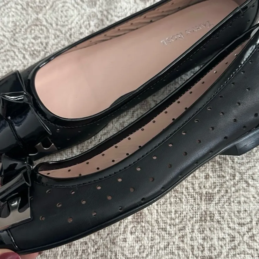 Taryn Rose Black Perforated Bow Toe Ballerina Flats  NEW - Image 4