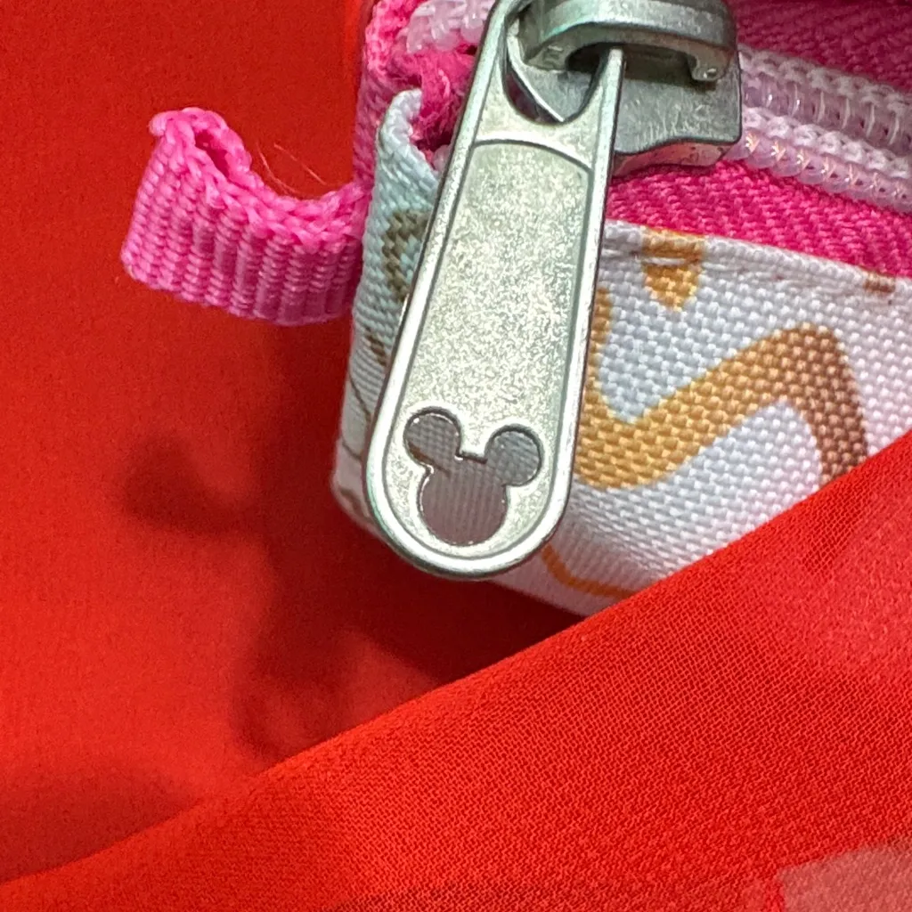 Minnie Mouse White and Pink Cosmetic Bag - Image 4