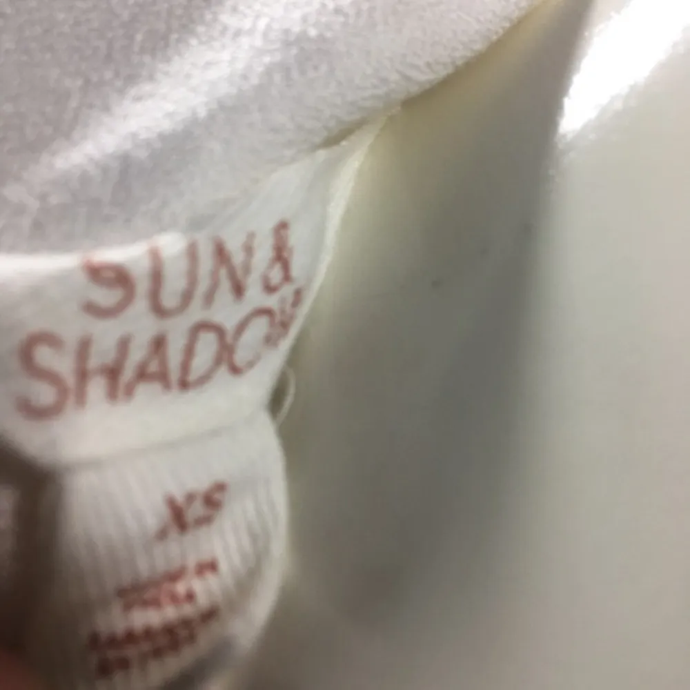 Sun & Shadow White Keyhole Embroidered Top - Image 5