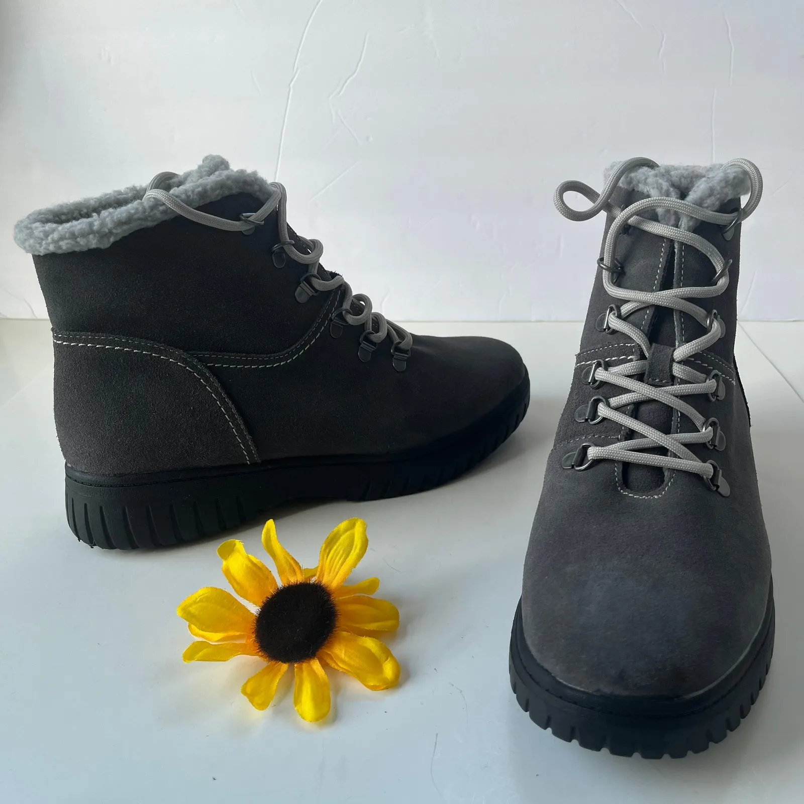 White Mountain Suede Lace Up Womens Boots 10M Faux Fur Lined Ankle Gorp Hiking - Image 13