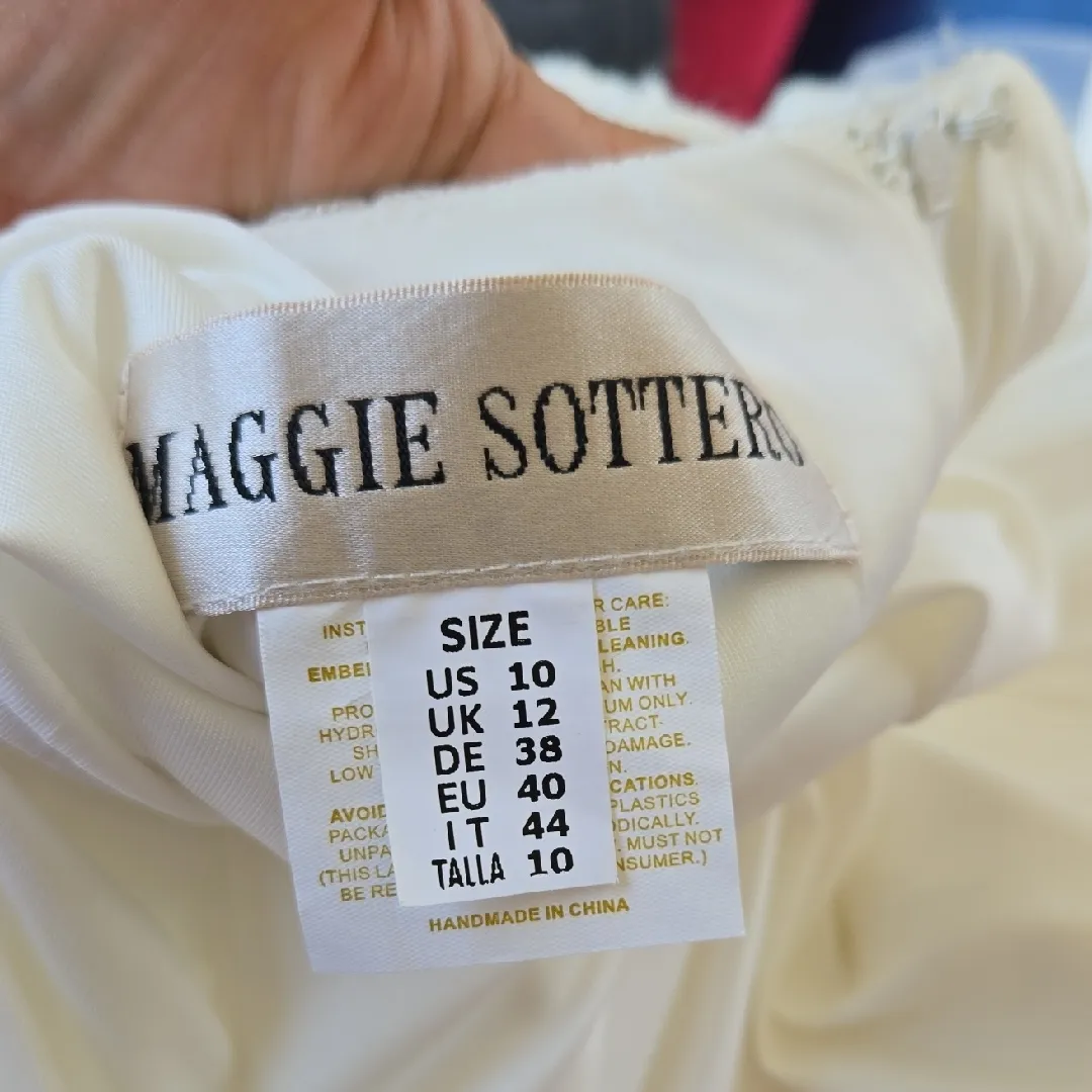 Maggie Sottero Cream Wedding Dress Size 10 - Image 11