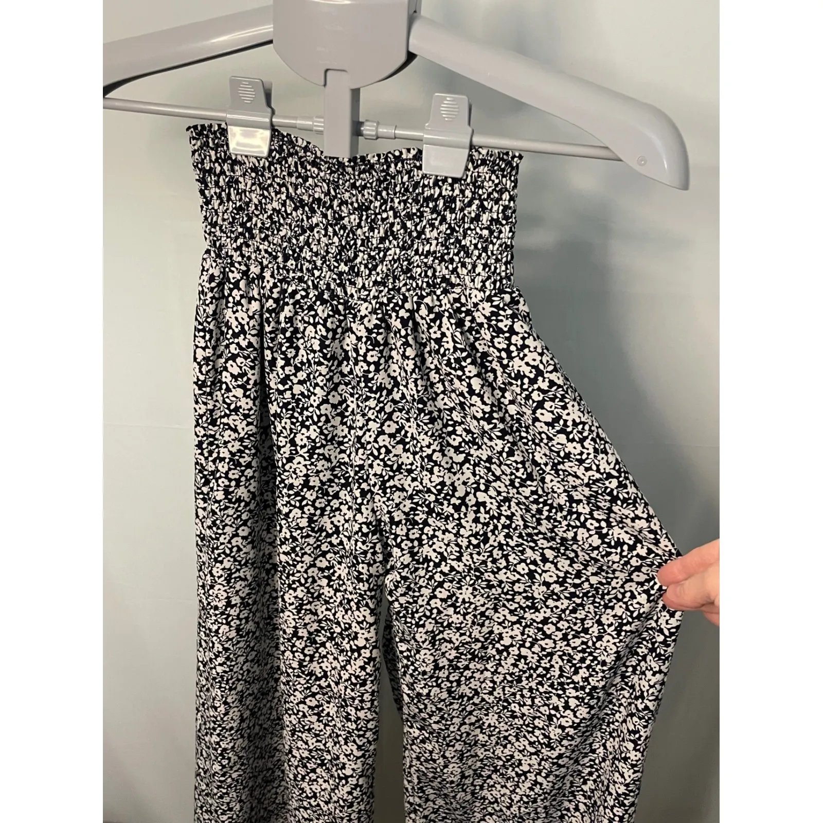 Sienna Sky XS Wide Leg Palazzo Pants Smocked Waist Floral‎ Print Bohemian - Image 3