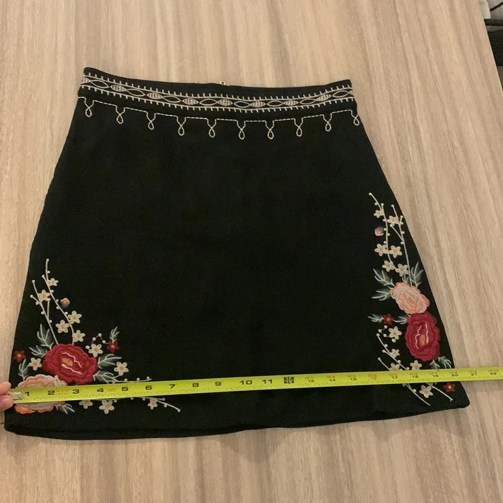 THML Black Embroidered Mini Skirt! - Image 9