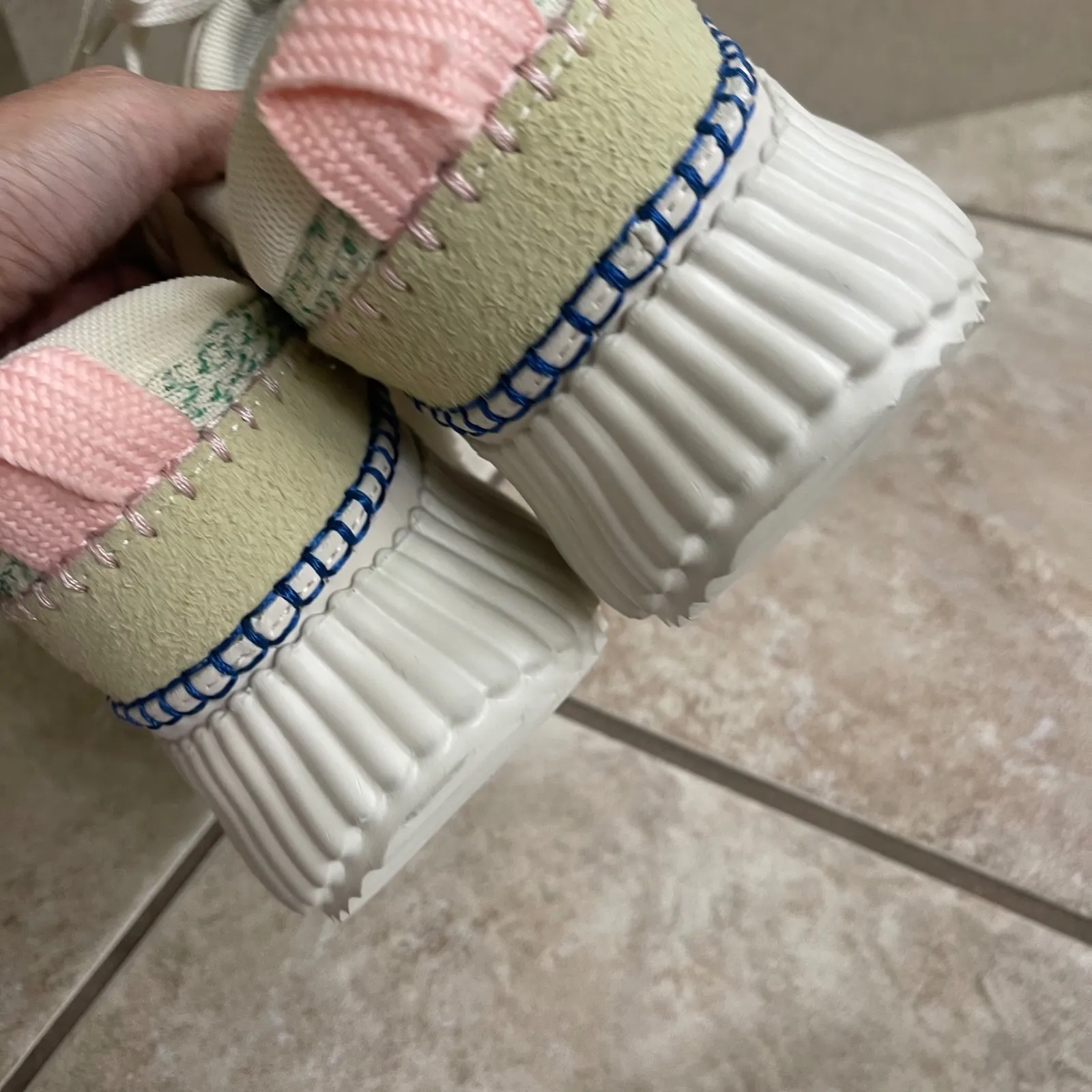 HeyGirl by Corkys Adventure 9 Women's Embroidered Platform Sneakers ued 1 x White - Image 3