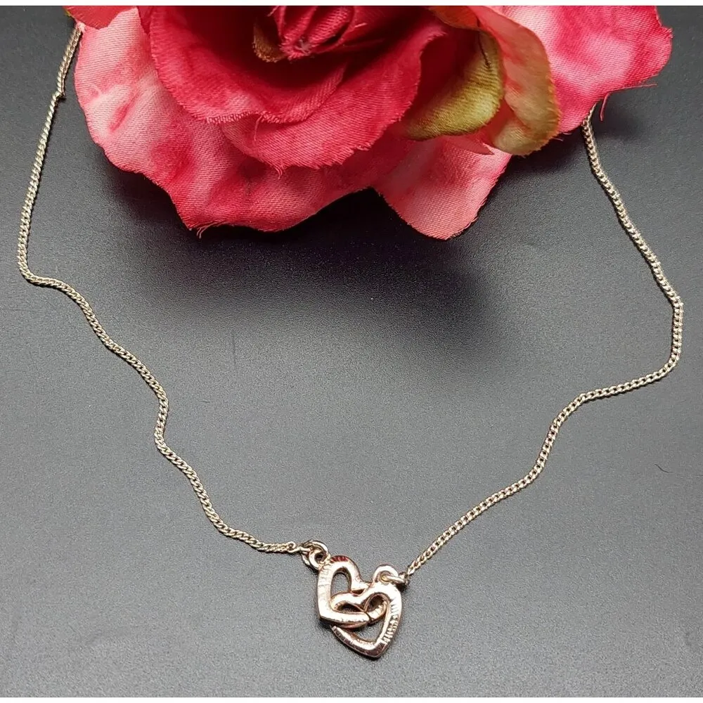 Adorable GUESS Rose Gold Tone Double Heart Pendant Necklace Dainty 16" Long - Image 2